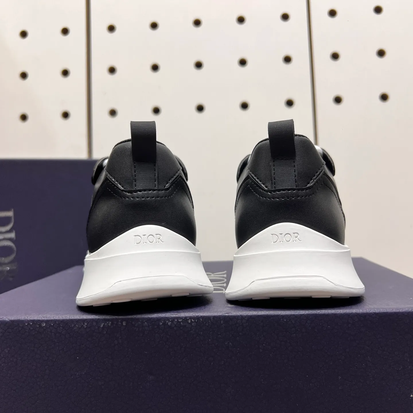 Men's Men's Shoes 💰: 400💰《Dior》The latest and most popular casual shoes, top brand [seduce] luxury~purchase, top~quality. [Strong] The upper is made of imported breathable cowhide with material ➕ breathable sheepskin feet (•) and fine workmanship. Original stylish and stylish soft rubber wear-resistant foreskin outsole, light and comfortable on the foot, size: 38-44, (customized 45, 46), five colors available